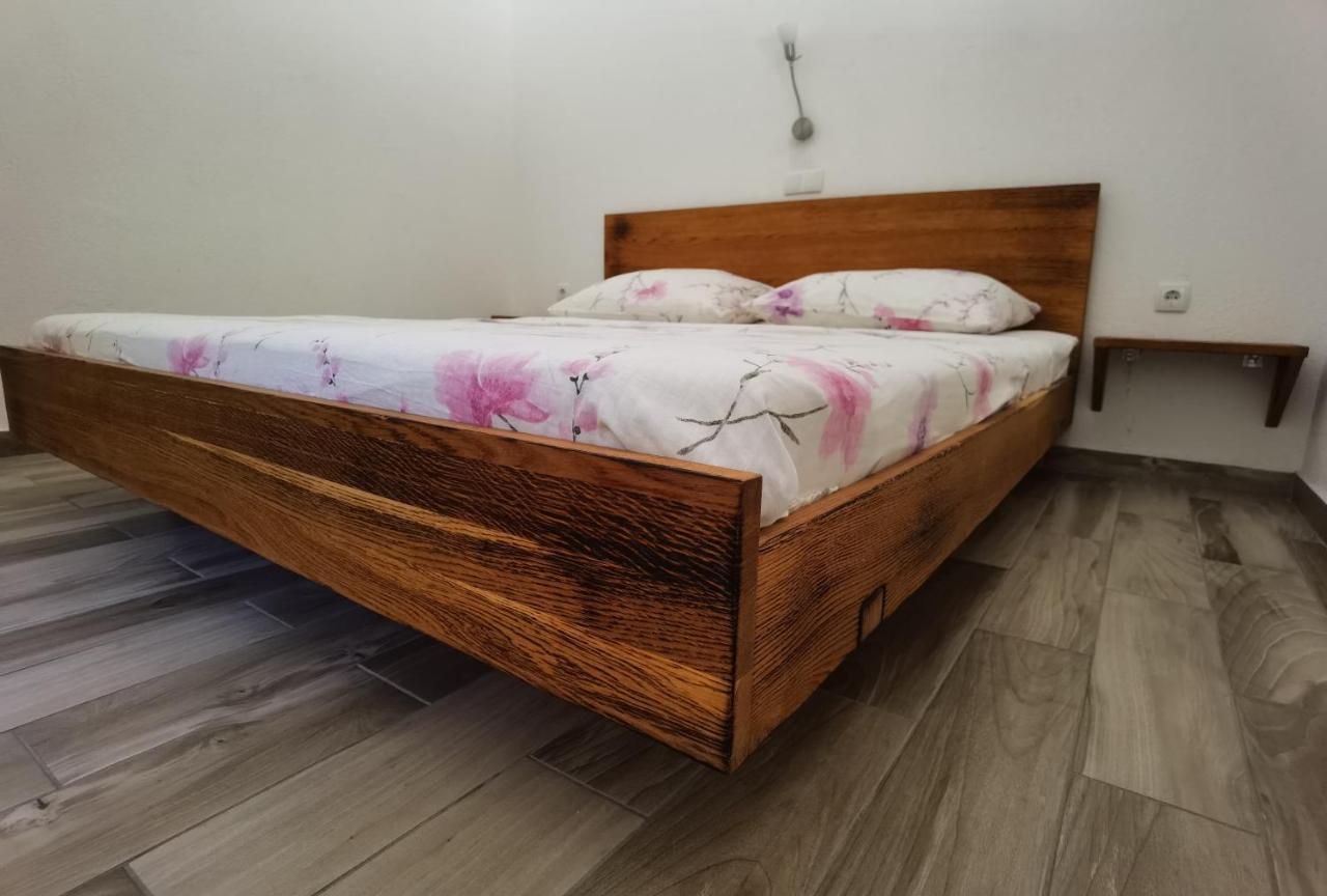 Holiday Homes Sintija Kampor Ngoại thất bức ảnh