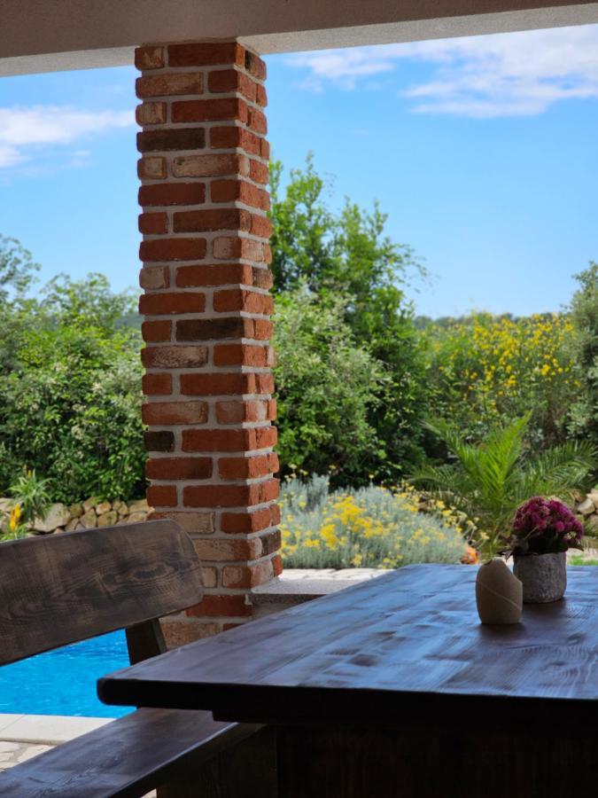 Holiday Homes Sintija Kampor Ngoại thất bức ảnh