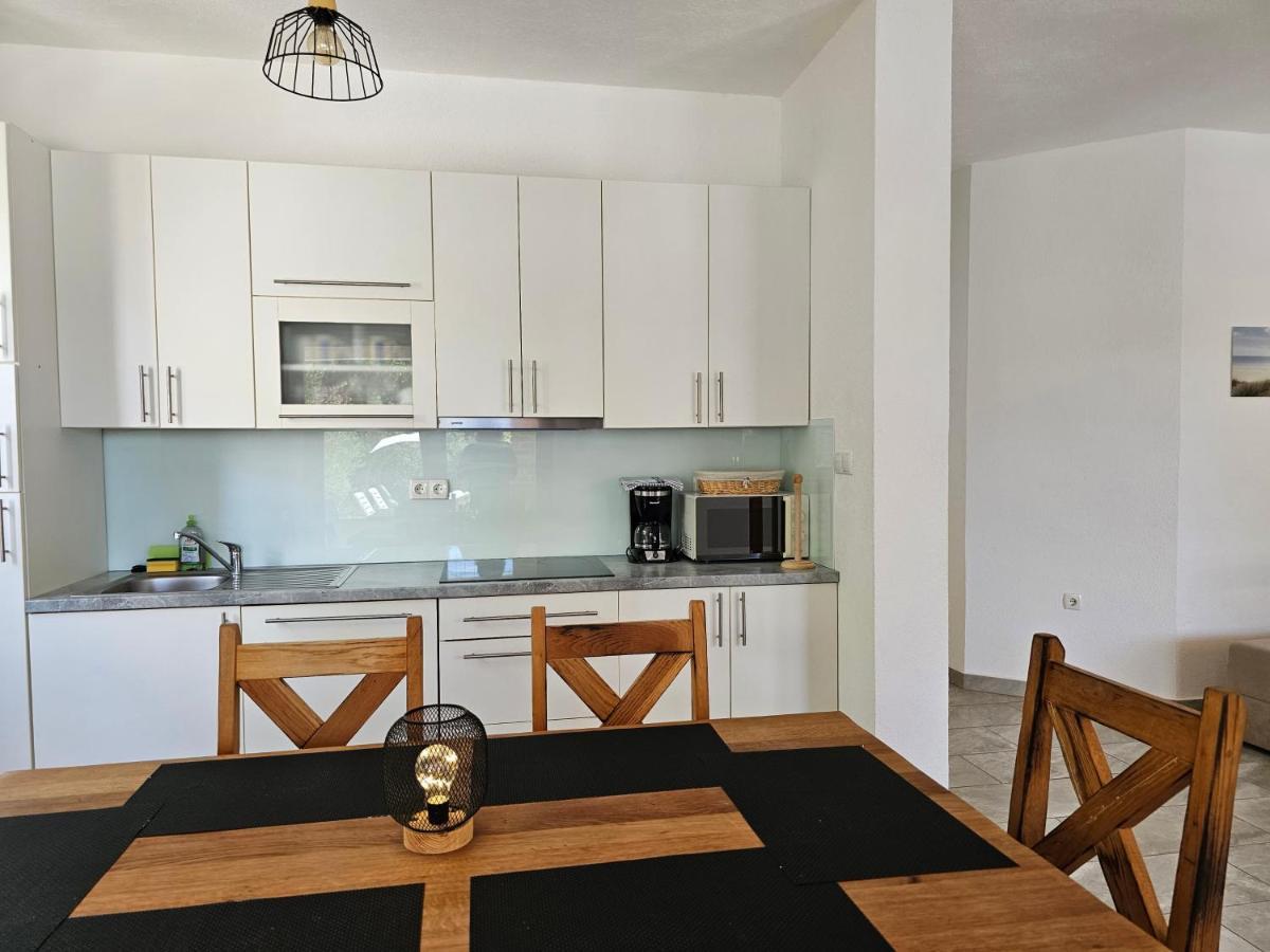 Holiday Homes Sintija Kampor Ngoại thất bức ảnh