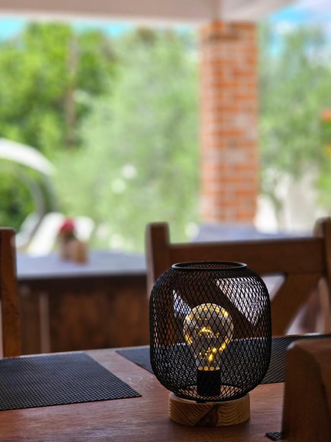 Holiday Homes Sintija Kampor Ngoại thất bức ảnh