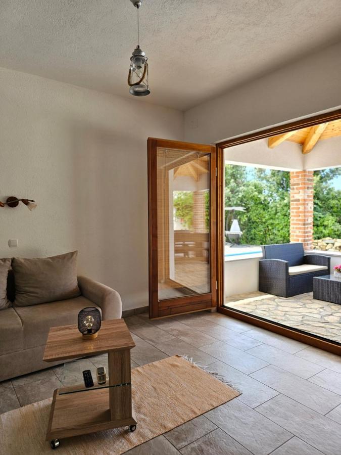Holiday Homes Sintija Kampor Ngoại thất bức ảnh
