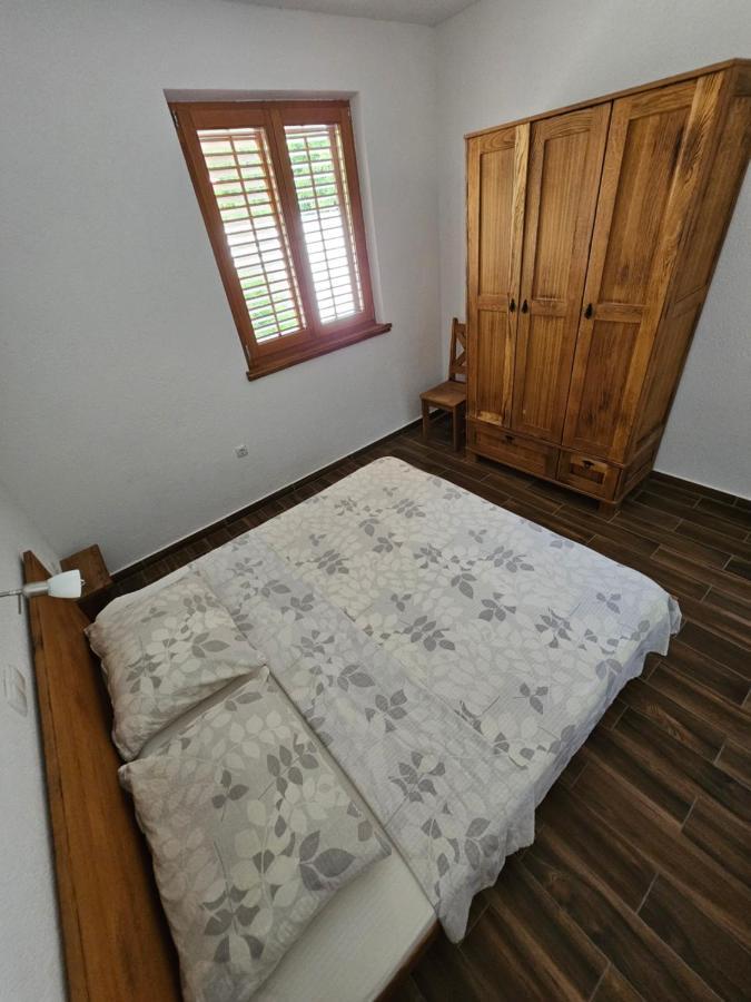 Holiday Homes Sintija Kampor Ngoại thất bức ảnh